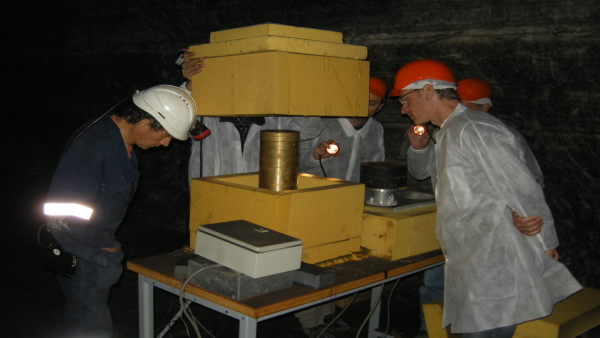 Creep test under very small stress in a salt mine (Varangéville, France)